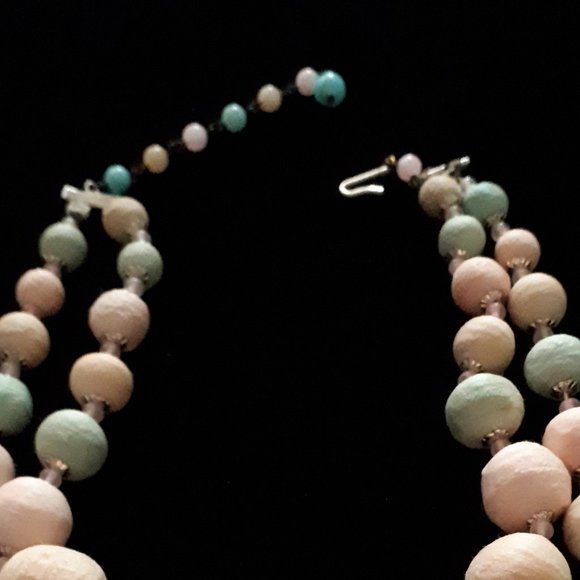 1950's Vintage Japan Pastel Necklace - Picture 6 of 7